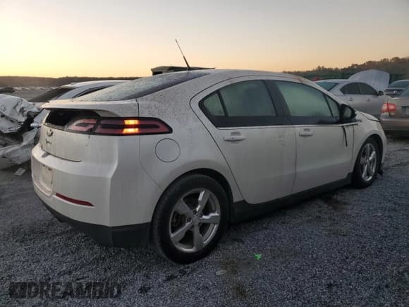 ✅ 2013 Chevrolet Volt • VIN: 1G1RD6E4XDU141241 • Lot: 75853044. Wystawiony na Copart z przebiegiem 179 378 mil. Bezpłatny archiwum sprzedaży aukcyjnych z USA i szczegółowy raport historii pojazdu na DreamBid. Zdjęcie 3.