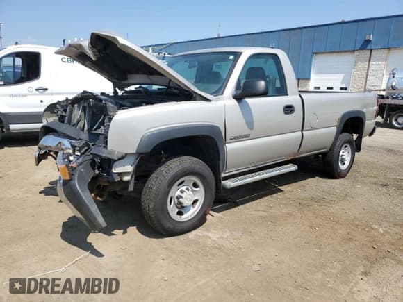 ✅ 2005 Chevrolet Silverado 2500HD Work Truck • VIN: 1GCHC24U65E340203 • Лот: 66606975. Опубликован ранее на Copart с пробегом 238 963 миль. Бесплатный доступ к архиву аукционных продаж из США и подробный отчёт об истории автомобиля на DreamBid. Изображение 1.