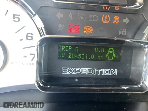 ✅ 2011 Ford Expedition Limited • VIN: 1FMJU1K51BEF04064 • Лот: 86322235. Опубликован ранее на Copart с пробегом 204 501 миль. Бесплатный доступ к архиву аукционных продаж из США и подробный отчёт об истории автомобиля на DreamBid. Изображение 8.