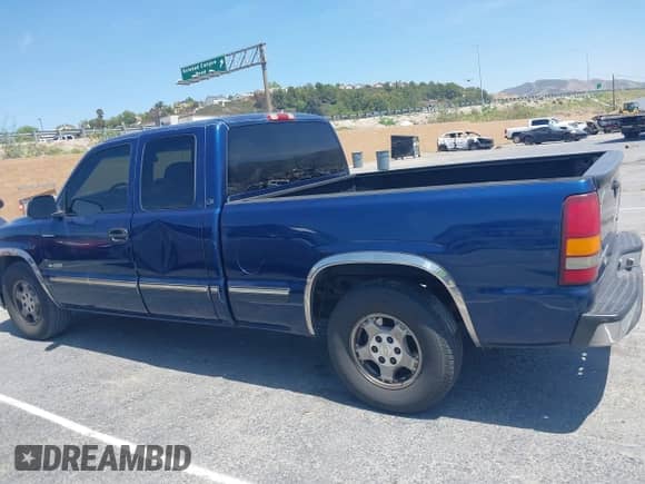 ✅ 2001 Chevrolet Silverado 1500 LT • VIN: 1GCEC19T61Z324941 • Lot: 42094622. Wystawiony na IAAI z przebiegiem 192 814 mil mil. Skorzystaj z bezpłatnego archiwum sprzedaży aukcyjnych z USA i zobacz szczegółowy raport historii pojazdu na DreamBid. Zdjęcie 14.