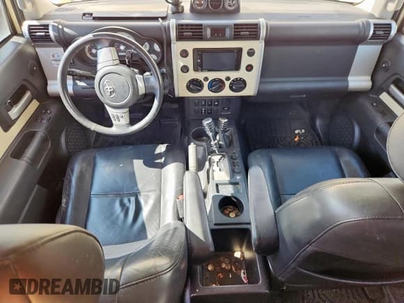 ✅ 2008 Toyota FJ Cruiser • VIN: JTEBU11F28K030800 • Lot: 84285245. Wystawiony na Copart z przebiegiem Nie podano. Bezpłatny archiwum sprzedaży aukcyjnych z USA i szczegółowy raport historii pojazdu na DreamBid. Zdjęcie 8.