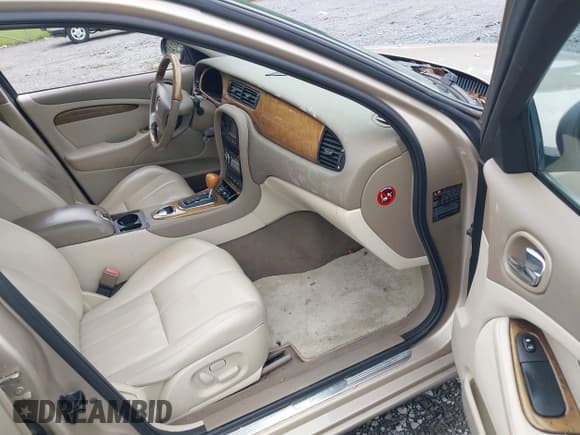 ✅ 2003 Jaguar S-Type • VIN: SAJEA01T43FM78940 • Лот: 42904051. Опубликован ранее на IAAI с пробегом 187 485 миль. Бесплатный доступ к архиву аукционных продаж из США и подробный отчёт об истории автомобиля на DreamBid. Изображение 5.