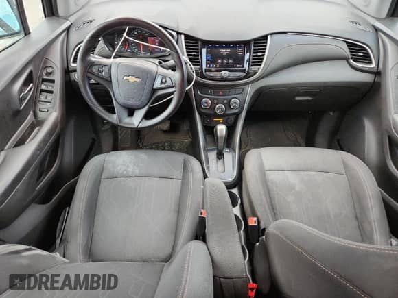 2020 Chevrolet Trax LT with VIN 3GNCJLSB3LL215767, listed as a Copart auction lot 84965805 with 92,558 mi miles and Clean title. Bid and sale history available at DreamBid. Image 8.