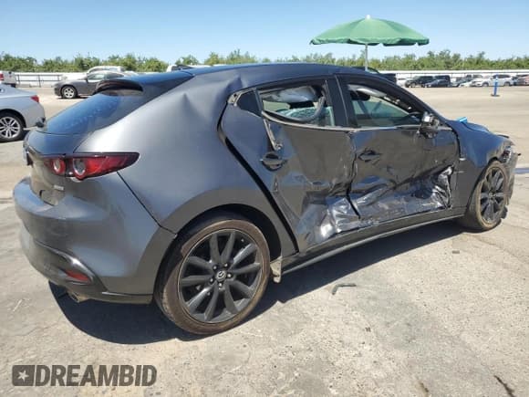 ✅ 2020 Mazda 3 Premium • VIN: JM1BPBNM1L1164240 • Lot: 61675365. Wystawiony na Copart z przebiegiem 90 509 mil. Bezpłatny archiwum sprzedaży aukcyjnych z USA i szczegółowy raport historii pojazdu na DreamBid. Zdjęcie 3.