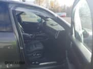 ✅ 2019 Porsche Cayenne • VIN: WP1AA2AY6KDA13055 • Lot: 43519647. Wystawiony na IAAI z przebiegiem 65 244 mil. Bezpłatny archiwum sprzedaży aukcyjnych z USA i szczegółowy raport historii pojazdu na DreamBid. Zdjęcie 5.