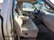 ✅ 1999 Ford F-150 XL • VIN: 1FTRF17L2XKA36749 • Lot: 84671444. Wystawiony na Copart z przebiegiem 148 338 mil. Bezpłatny archiwum sprzedaży aukcyjnych z USA i szczegółowy raport historii pojazdu na DreamBid. Zdjęcie 10.