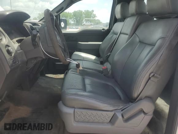 ✅ 2013 Ford F-150 XL • VIN: 1FTMF1CMXDKG42014 • Lot: 62140115. Wystawiony na Copart z przebiegiem 243 314 mil. Bezpłatny archiwum sprzedaży aukcyjnych z USA i szczegółowy raport historii pojazdu na DreamBid. Zdjęcie 7.