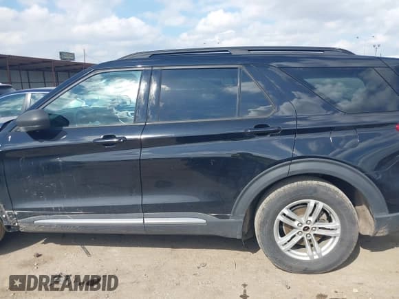 ✅ 2021 Ford Explorer XLT • VIN: 1FMSK7DH8MGA52075 • Lot: 41505825. Wystawiony na IAAI z przebiegiem 64 884 mil. Bezpłatny archiwum sprzedaży aukcyjnych z USA i szczegółowy raport historii pojazdu na DreamBid. Zdjęcie 15.