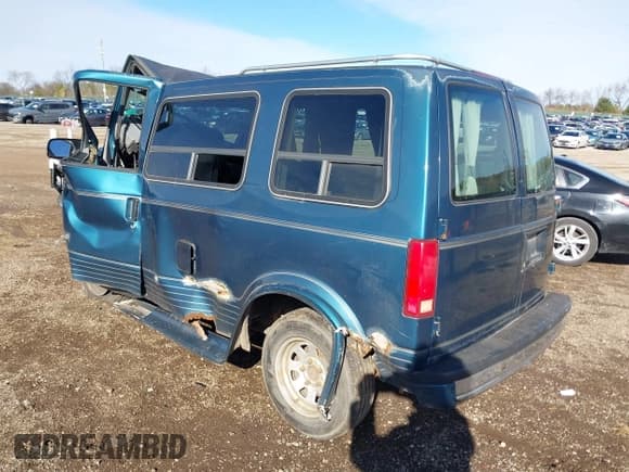 ✅ 1994 Chevrolet Astro • VIN: 1GBDM15Z0RB136203 • Лот: 43665146. Опубликован ранее на IAAI с пробегом 175 321 миль. Бесплатный доступ к архиву аукционных продаж из США и подробный отчёт об истории автомобиля на DreamBid. Изображение 3.
