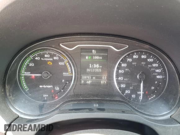 ✅ 2017 Audi A3 e-tron Sportback Premium • VIN: WAUUPBFF2HA057257 • Lot: 60929415. Wystawiony na Copart z przebiegiem 109 783 mil. Bezpłatny archiwum sprzedaży aukcyjnych z USA i szczegółowy raport historii pojazdu na DreamBid. Zdjęcie 9.