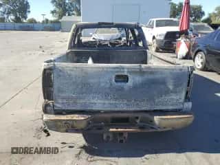 2005 Chevrolet Silverado 1500 Z71 с VIN 2GCEK13T151357887, выставлен на аукционе Copart как лот 65254994 с пробегом Не указан миль и На запчасти • Non repairable. История ставок и продаж доступна на DreamBid. Изображение 6.