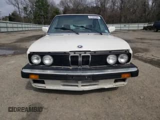 ✅ 1988 BMW 5 Series • VIN: WBADC7400J1717129 • Lot: 47445595. Wystawiony na Copart z przebiegiem 50 925 mil. Bezpłatny archiwum sprzedaży aukcyjnych z USA i szczegółowy raport historii pojazdu na DreamBid. Zdjęcie 5.