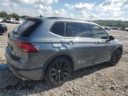 ✅ 2020 Volkswagen Tiguan SE • VIN: 3VV3B7AX5LM147672 • Lot: 84268475. Wystawiony na Copart z przebiegiem 93 198 mil. Bezpłatny archiwum sprzedaży aukcyjnych z USA i szczegółowy raport historii pojazdu na DreamBid. Zdjęcie 3.