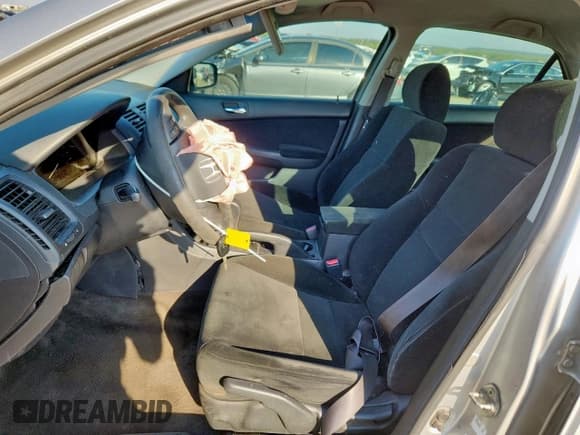 ✅ 2007 Honda Accord LX • VIN: 3HGCM56417G711027 • Lot: 84523215. Wystawiony na Copart z przebiegiem 218 816 mil. Bezpłatny archiwum sprzedaży aukcyjnych z USA i szczegółowy raport historii pojazdu na DreamBid. Zdjęcie 7.