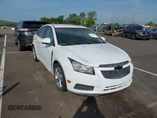 2012 Chevrolet Cruze 2LT z VIN 1G1PG5SC4C7278869, wystawiony jako IAAI lot #42608665 z przebiegiem 138 928 mil mil oraz . Historia ofert i sprzedaży dostępna na DreamBid. Obrazek 1.