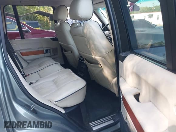 ✅ 2007 Land Rover Range Rover HSE • VIN: SALMF15447A253093 • Lot: 43261649. Listed on IAAI with 212,823 mi. Free auction sales archive from the USA and detailed vehicle history report at DreamBid. Image 8.