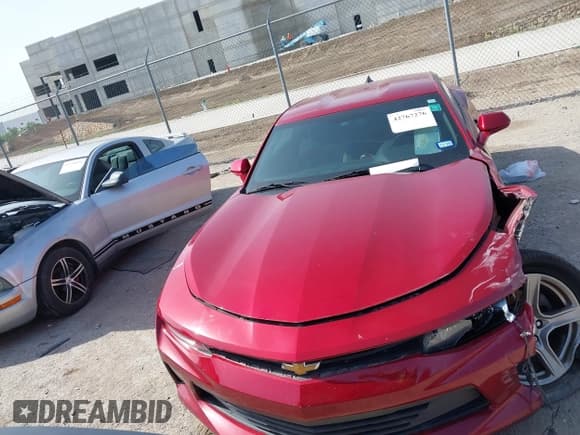 ✅ 2018 Chevrolet Camaro 1LT • VIN: 1G1FB1RX2J0162085 • Lot: 42767276. Wystawiony na IAAI z przebiegiem 144 009 mil. Bezpłatny archiwum sprzedaży aukcyjnych z USA i szczegółowy raport historii pojazdu na DreamBid. Zdjęcie 11.