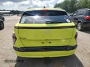 ✅ 2024 Hyundai Kona Limited • VIN: KM8HE3A69RU016112 • Лот: 63080575. Опубликован ранее на Copart с пробегом 5 323 миль. Бесплатный доступ к архиву аукционных продаж из США и подробный отчёт об истории автомобиля на DreamBid. Изображение 6.