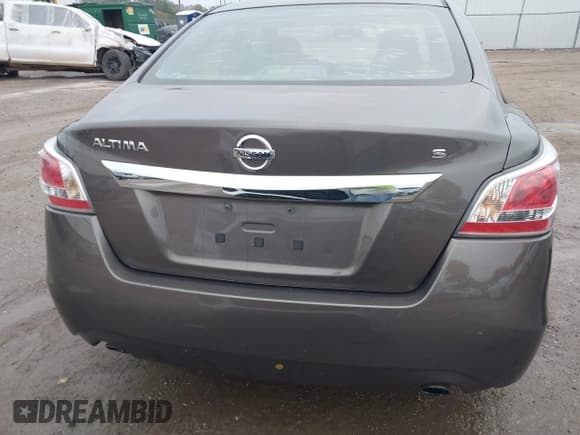 ✅ 2015 Nissan Altima S • VIN: 1N4AL3AP4FC451051 • Lot: 43543942. Wystawiony na IAAI z przebiegiem 160 728 mil. Bezpłatny archiwum sprzedaży aukcyjnych z USA i szczegółowy raport historii pojazdu na DreamBid. Zdjęcie 16.