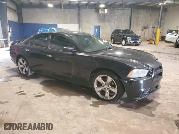 ✅ 2011 Dodge Charger Rallye • VIN: 2B3CL3CGXBH500438 • Lot: 65832495. Wystawiony na Copart z przebiegiem 177 000 mil. Bezpłatny archiwum sprzedaży aukcyjnych z USA i szczegółowy raport historii pojazdu na DreamBid. Zdjęcie 4.