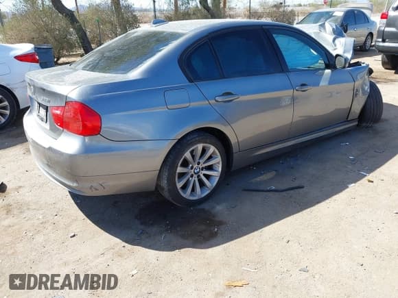 ✅ 2011 BMW 3 Series 328i • VIN: WBAPH5G55BNM84501 • Lot: 43188234. Wystawiony na IAAI z przebiegiem Nie podano. Bezpłatny archiwum sprzedaży aukcyjnych z USA i szczegółowy raport historii pojazdu na DreamBid. Zdjęcie 4.