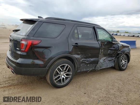 ✅ 2016 Ford Explorer Sport • VIN: 1FM5K8GT0GGC33940 • Lot: 80557215. Wystawiony na Copart z przebiegiem 144 592 mil. Bezpłatny archiwum sprzedaży aukcyjnych z USA i szczegółowy raport historii pojazdu na DreamBid. Zdjęcie 3.