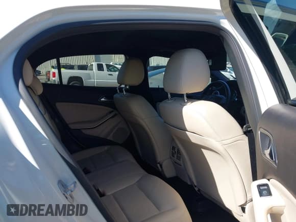 ✅ 2016 Mercedes-Benz GLA 250 • VIN: WDCTG4EB1GJ206999 • Lot: 43683382. Listed on IAAI with 131,095 mi. Free auction sales archive from the USA and detailed vehicle history report at DreamBid. Image 8.