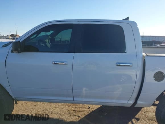 ✅ 2018 Ram 1500 Big Horn • VIN: 1C6RR7LM1JS264944 • Lot: 41310020. Wystawiony na IAAI z przebiegiem 181 647 mil. Bezpłatny archiwum sprzedaży aukcyjnych z USA i szczegółowy raport historii pojazdu na DreamBid. Zdjęcie 14.