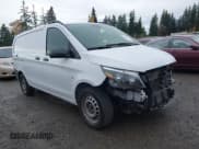 ✅ 2023 Mercedes-Benz Metris Cargo • VIN: W1YV0BEY9P4289474 • Lot: 43630250. Wystawiony na IAAI z przebiegiem 48 734 mil. Bezpłatny archiwum sprzedaży aukcyjnych z USA i szczegółowy raport historii pojazdu na DreamBid. Zdjęcie 1.