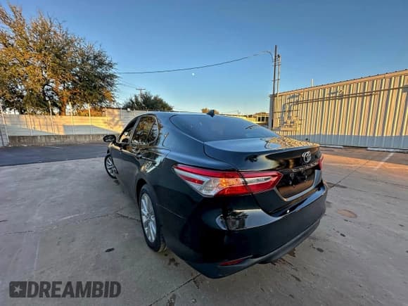 ✅ 2019 Toyota Camry SE • VIN: 4T1B11HK6KU805610 • Лот: 95578565. Опубликован ранее на Copart с пробегом 58 732 миль. Бесплатный доступ к архиву аукционных продаж из США и подробный отчёт об истории автомобиля на DreamBid. Изображение 3.