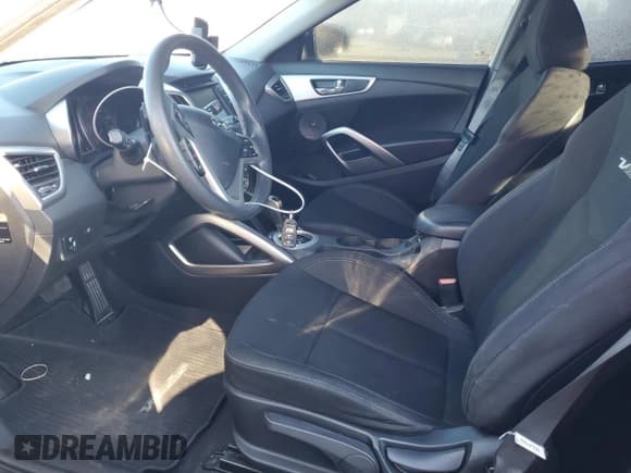 ✅ 2014 Hyundai Veloster • VIN: KMHTC6ADXEU218175 • Lot: 80188704. Wystawiony na Copart z przebiegiem 143 459 mil. Bezpłatny archiwum sprzedaży aukcyjnych z USA i szczegółowy raport historii pojazdu na DreamBid. Zdjęcie 7.