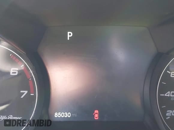 ✅ 2017 Alfa Romeo Giulia Ti • VIN: ZARFAEEN1H7540670 • Lot: 41790762. Listed on IAAI with 85,030 mi. Free auction sales archive from the USA and detailed vehicle history report at DreamBid. Image 15.