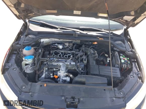 ✅ 2012 Volkswagen Jetta TDI w/Premium & Nav • VIN: 3VWLL7AJ0CM410008 • Lot: 43011566. Listed on IAAI with 207,018 mi. Free auction sales archive from the USA and detailed vehicle history report at DreamBid. Image 10.