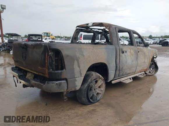 ✅ 2020 Ram 1500 Big Horn • VIN: 1C6RRFFGXLN341957 • Lot: 42183069. Listed on IAAI with Not provided. Free auction sales archive from the USA and detailed vehicle history report at DreamBid. Image 4.