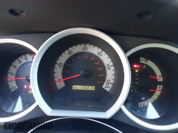 ✅ 2014 Toyota Tacoma PreRunner • VIN: 5TFJU4GN5EX058881 • Lot: 43603920. Listed on IAAI with 170,876 mi. Free auction sales archive from the USA and detailed vehicle history report at DreamBid. Image 16.