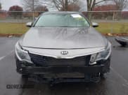 ✅ 2017 Kia Optima LX • VIN: 5XXGT4L31HG150230 • Lot: 43649781. Wystawiony na IAAI z przebiegiem 160 304 mil. Bezpłatny archiwum sprzedaży aukcyjnych z USA i szczegółowy raport historii pojazdu na DreamBid. Zdjęcie 6.