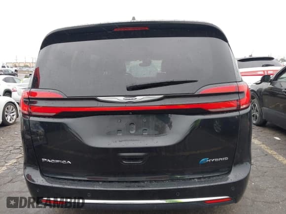 ✅ 2022 Chrysler Pacifica Hybrid Limited • VIN: 2C4RC1S73NR181350 • Лот: 43667865. Опубликован ранее на IAAI с пробегом 51 712 миль. Бесплатный доступ к архиву аукционных продаж из США и подробный отчёт об истории автомобиля на DreamBid. Изображение 17.