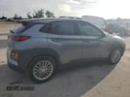 ✅ 2019 Hyundai Kona SE • VIN: KM8K12AA3KU307503 • Лот: 63345355. Опубликован ранее на Copart с пробегом 36 413 миль. Бесплатный доступ к архиву аукционных продаж из США и подробный отчёт об истории автомобиля на DreamBid. Изображение 3.