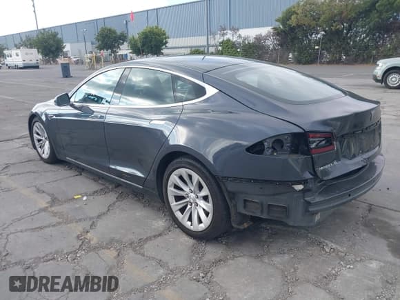 ✅ 2016 Tesla Model S 90D • VIN: 5YJSA1E26GF143035 • Lot: 43198982. Wystawiony na IAAI z przebiegiem 79 403 mil. Bezpłatny archiwum sprzedaży aukcyjnych z USA i szczegółowy raport historii pojazdu na DreamBid. Zdjęcie 3.