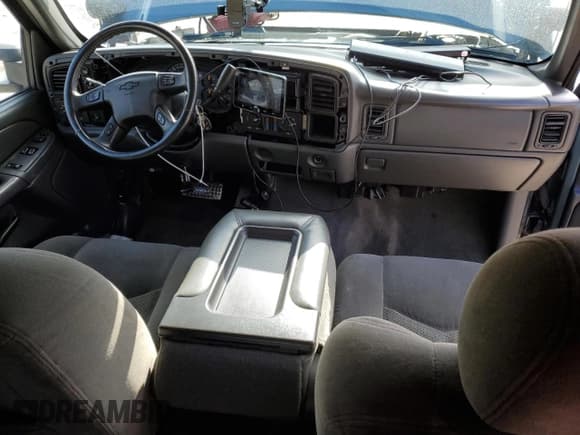 ✅ 2006 Chevrolet Silverado 1500 LT1 • VIN: 1GCEK19B06Z164282 • Lot: 93273545. Wystawiony na Copart z przebiegiem 192 069 mil. Bezpłatny archiwum sprzedaży aukcyjnych z USA i szczegółowy raport historii pojazdu na DreamBid. Zdjęcie 8.