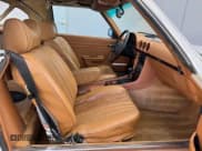 ✅ 1978 Mercedes-Benz SL • VIN: 10704412045023 • Lot: 55180895. Wystawiony na Copart z przebiegiem 126 465 mil. Bezpłatny archiwum sprzedaży aukcyjnych z USA i szczegółowy raport historii pojazdu na DreamBid. Zdjęcie 5.