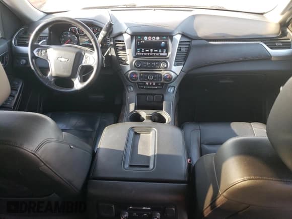 ✅ 2017 Chevrolet Suburban LT • VIN: 1GNSCHKC7HR220238 • Lot: 82835514. Wystawiony na Copart z przebiegiem 144 297 mil. Bezpłatny archiwum sprzedaży aukcyjnych z USA i szczegółowy raport historii pojazdu na DreamBid. Zdjęcie 8.