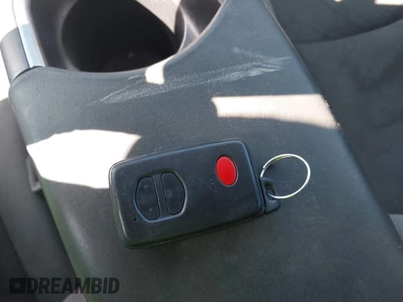 ✅ 2014 Toyota Prius Two • VIN: JTDKN3DU1E1756706 • Lot: 43493293. Listed on IAAI with 141,939 mi. Free auction sales archive from the USA and detailed vehicle history report at DreamBid. Image 11.