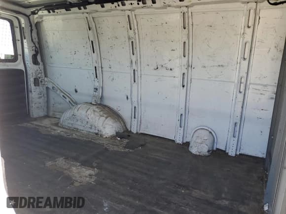 ✅ 2008 Chevrolet Express Cargo • VIN: 1GCGG25C581202010 • Lot: 61499705. Listed on Copart with 316,849 mi. Free auction sales archive from the USA and detailed vehicle history report at DreamBid. Image 11.