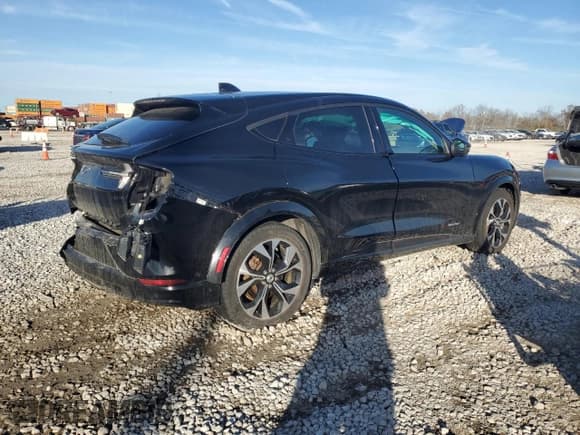 ✅ 2022 Ford Mustang Mach-E Premium • VIN: 3FMTK3RM2NMA26081 • Lot: 92919675. Listed on Copart with 51,448 mi. Free auction sales archive from the USA and detailed vehicle history report at DreamBid. Image 3.