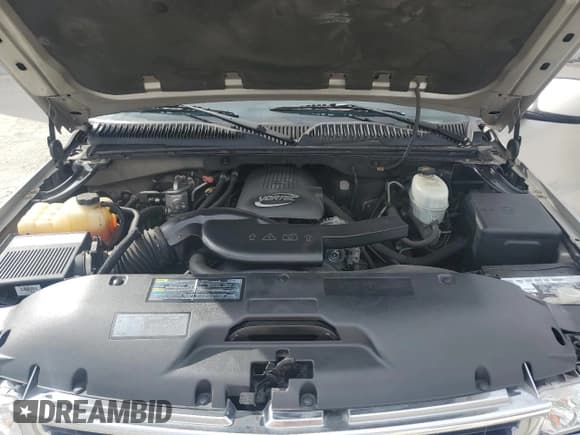 ✅ 2004 Chevrolet Suburban LT • VIN: 1GNEC16T44R312125 • Лот: 52427875. Опубликован ранее на Copart с пробегом 188 143 миль. Бесплатный доступ к архиву аукционных продаж из США и подробный отчёт об истории автомобиля на DreamBid. Изображение 14.