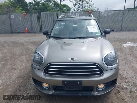 ✅ 2018 MINI Countryman Cooper • VIN: WMZYV5C39J3E02982 • Lot: 42384795. Wystawiony na IAAI z przebiegiem 74 599 mil. Bezpłatny archiwum sprzedaży aukcyjnych z USA i szczegółowy raport historii pojazdu na DreamBid. Zdjęcie 12.