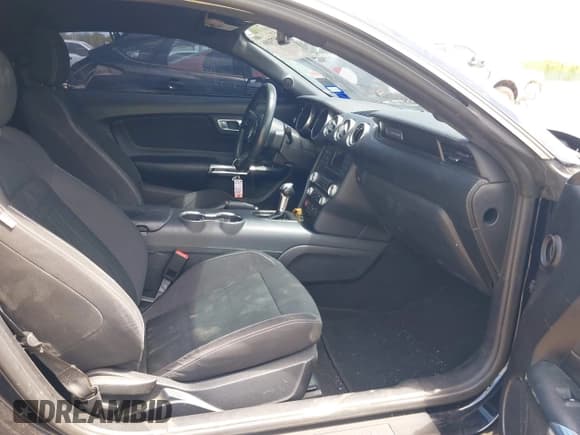 ✅ 2021 Ford Mustang EcoBoost • VIN: 1FA6P8TH4M5113017 • Lot: 42873186. Wystawiony na IAAI z przebiegiem 82 059 mil. Bezpłatny archiwum sprzedaży aukcyjnych z USA i szczegółowy raport historii pojazdu na DreamBid. Zdjęcie 5.