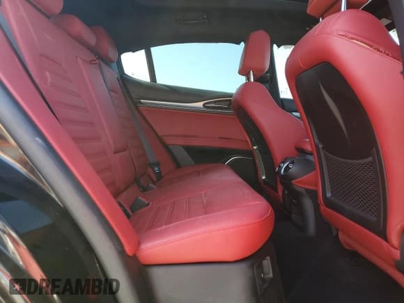 ✅ 2021 Alfa Romeo Stelvio Ti Sport • VIN: ZASPAKBN5M7D09760 • Лот: 65021475. Опубликован ранее на Copart с пробегом 35 385 миль. Бесплатный доступ к архиву аукционных продаж из США и подробный отчёт об истории автомобиля на DreamBid. Изображение 11.