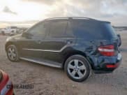 ✅ 2009 Mercedes-Benz M 350 • VIN: 4JGBB86E79A528285 • Лот: 81880265. Опубликован ранее на Copart с пробегом 139 169 миль. Бесплатный доступ к архиву аукционных продаж из США и подробный отчёт об истории автомобиля на DreamBid. Изображение 2.